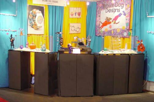 Booth 2 — DDS portable trade show display at an art fair